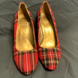 Chinese Laundry round toe pump